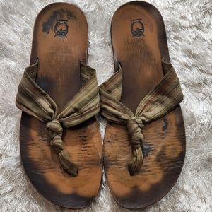 Bohemian Style Cloth Flip Flop Slides Sandals Owl logo